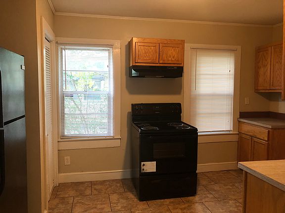 4th image of 5413 Alta St
