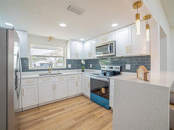 4th image of 10528 Cymbid Dr