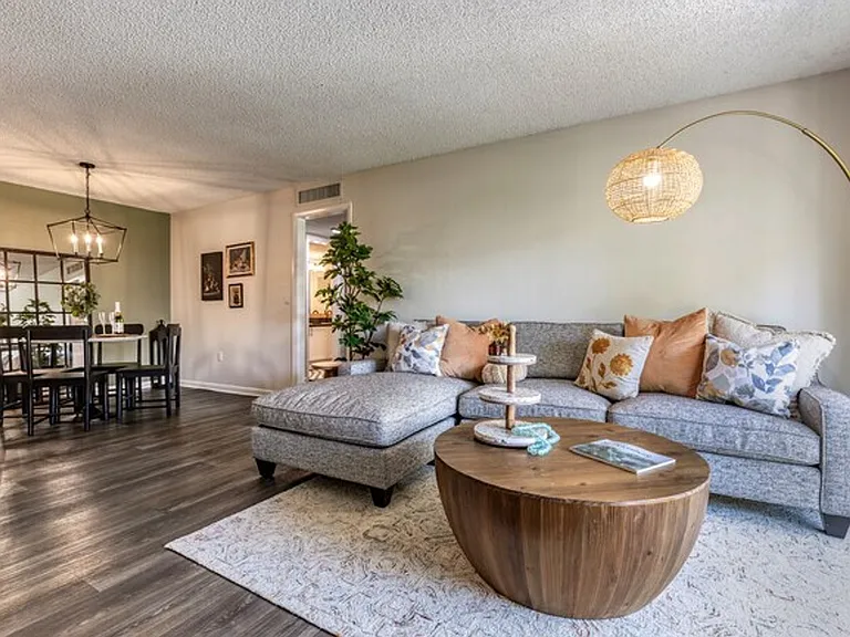 Flagler Pointe Apartments — Photo 35