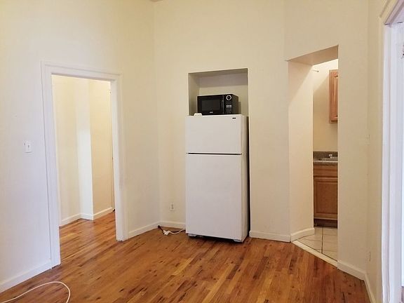 5th image of 354 Ocean Ave APT 25
