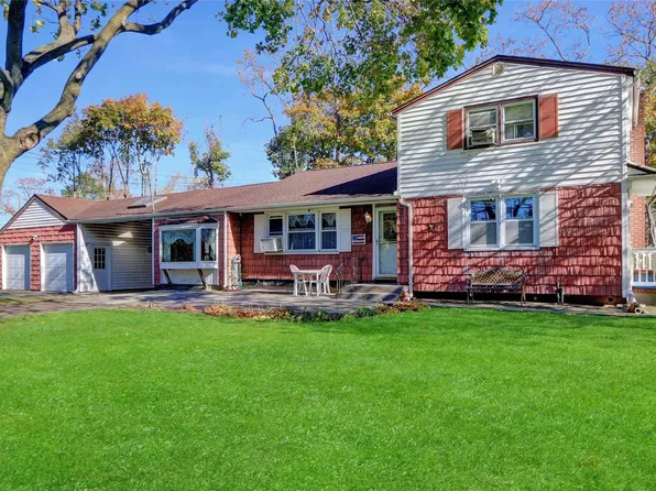 27 Eastern Avenue, Brentwood, NY 11717