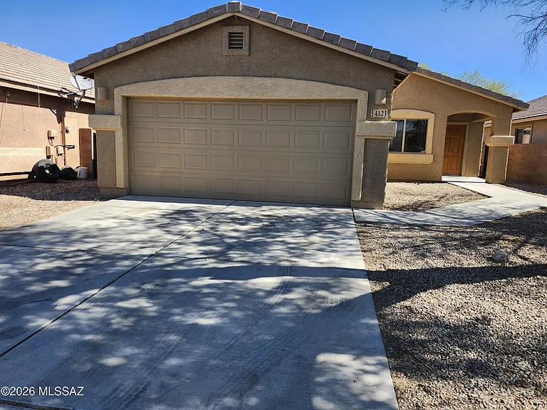 4123 E Coolbrooke Dr — Photo 1