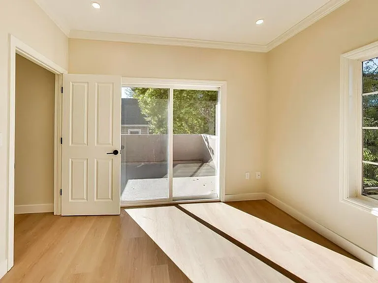 568 Glenwood Ave #1 — Photo 11