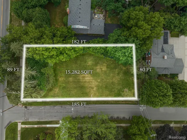 155 Westwood Dr, Bloomfield Hills, MI 48301