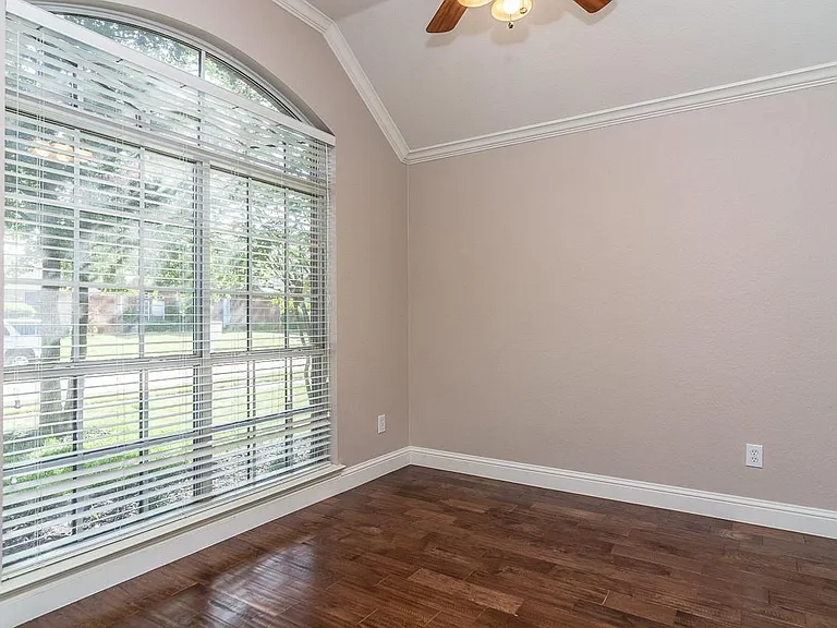 5512 Glenview Ln — Photo 10