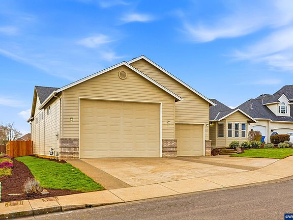 5th image of 515 NW Hartmann Pl