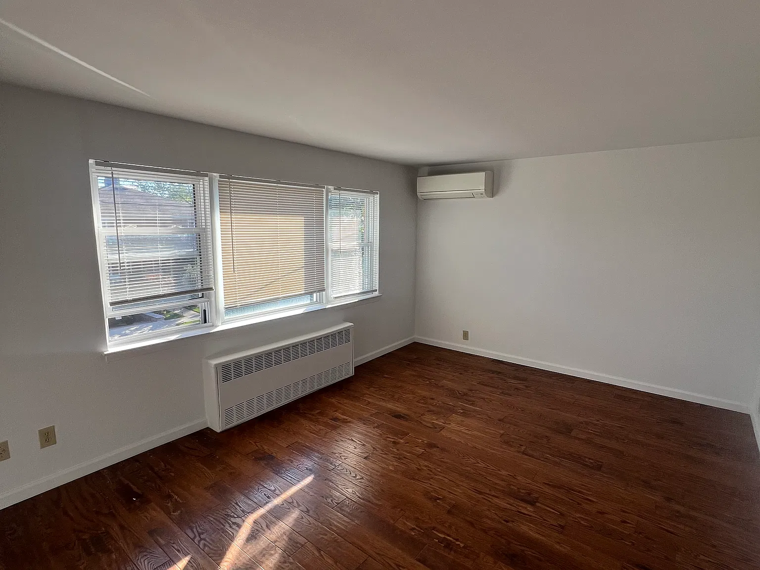157-63 21st Avenue — Photo 3