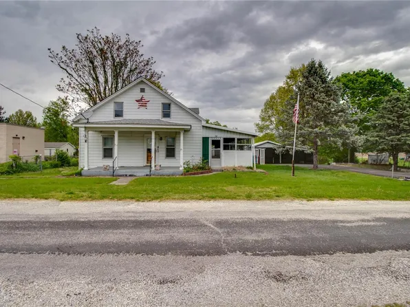 107 E Warren St, Fieldon, IL 62031