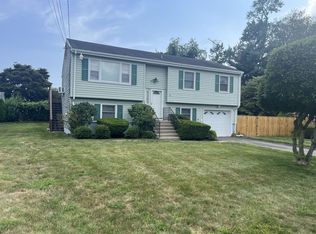 23 Pettom Rd, Norwalk, CT 06850