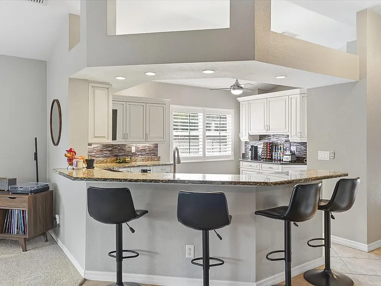 6829 Satinleaf Rd S #204 — Photo 34