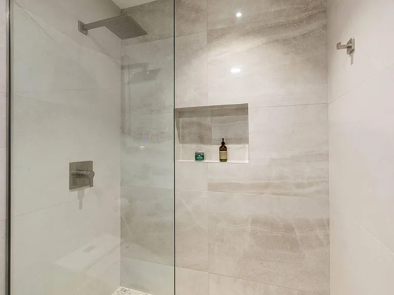 1826 Jefferson St #2 — Photo 8