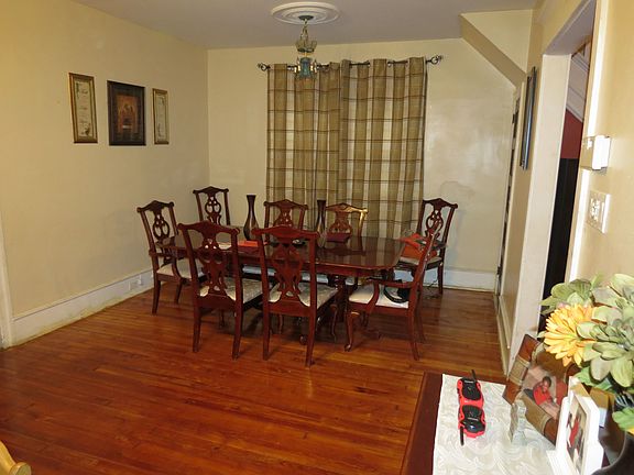 Formal Dining Rm