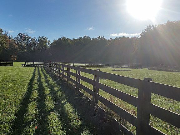Hardwood pastures 1x6 fence.
