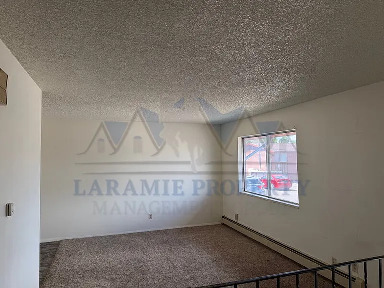 710 Downey St #18 — Photo 4