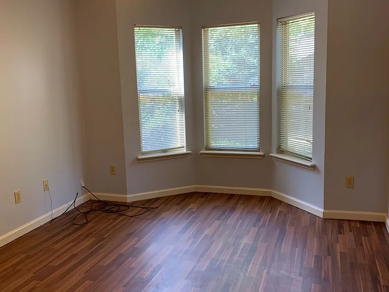1742 Nestlewood Ln — Photo 20