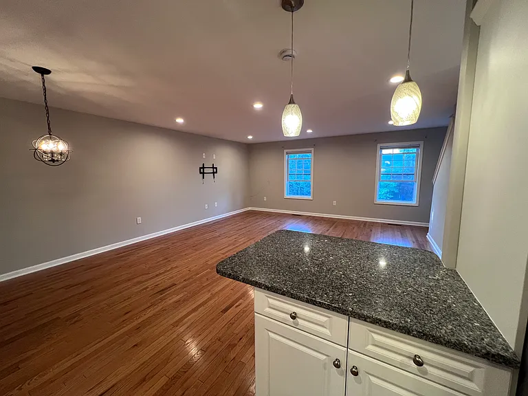 9C Englewood Ave — Photo 3