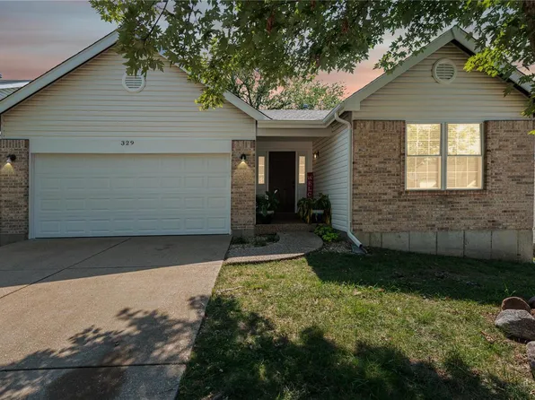 329 Crescent Ave, Valley Park, MO 63088
