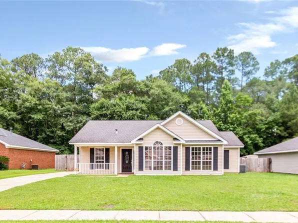 213 Jill Ln, Satsuma, AL 36572