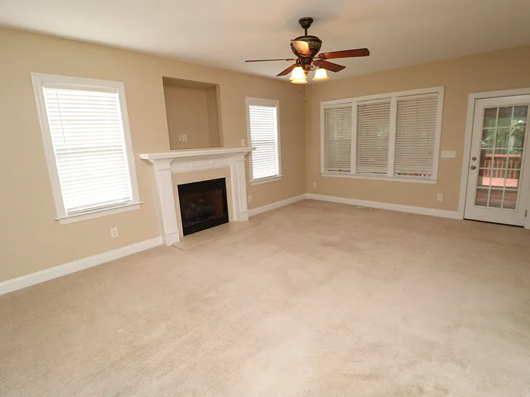 36 W Trafalgar Ct — Photo 4