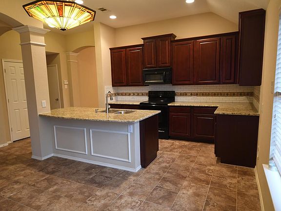 5th image of 5104 Blackelm Dr
