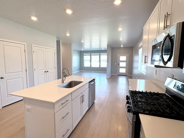 1397 S 570 W — Photo 2