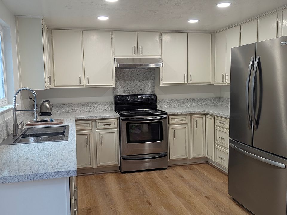 1st image of 3192 Groth Ct