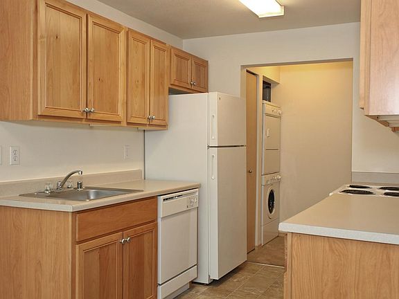 4th image of 103 138th St S #10