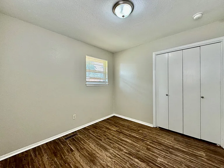 1006 Richmond St — Photo 15