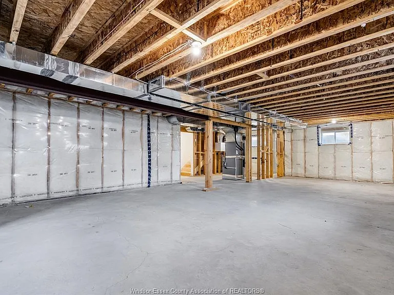 210 Cowan Ct — Photo 39