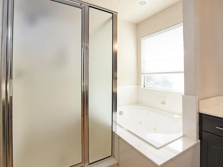 885 Parker Dr — Photo 5