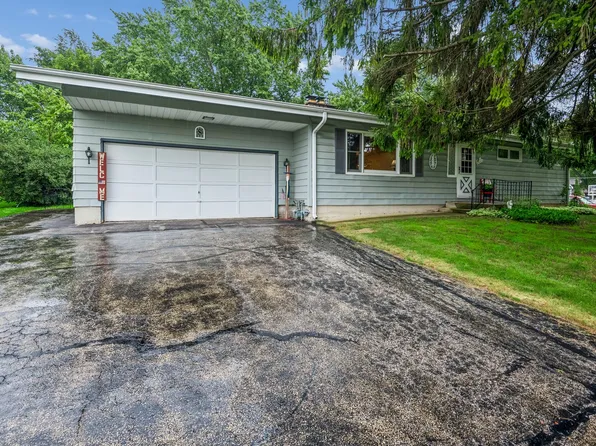 41061 N 3rd St, Antioch, IL 60002