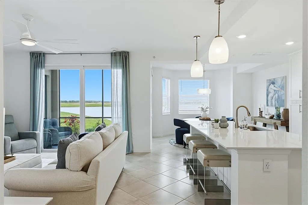 2 bed, 2.0 bath, 1154 sqft, $2,750 — Photo 4
