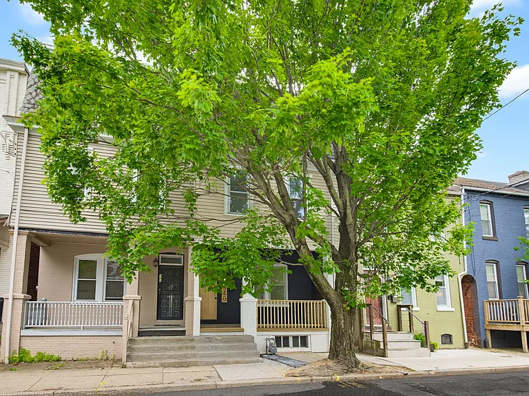 340 E Frederick St — Photo 3