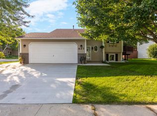 627 33rd Street Ln NW, Rochester, MN 55901