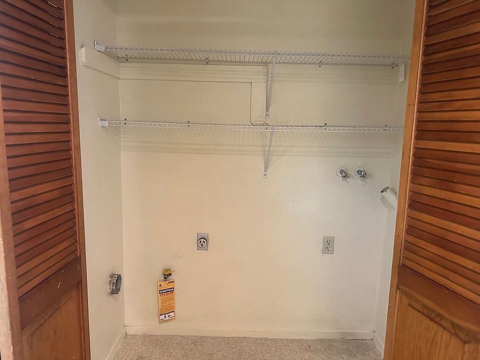 laundry room washer and dryer hook ups.