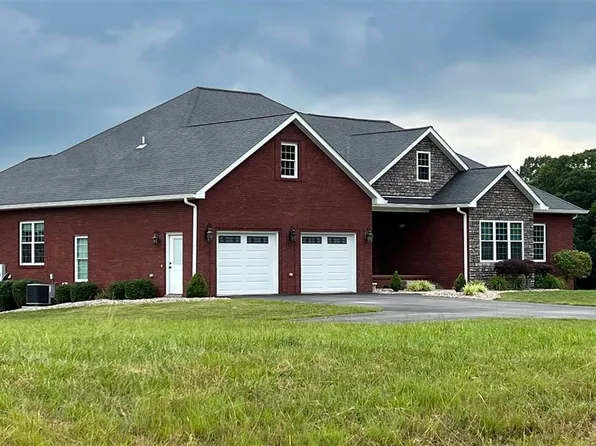 142 Canter Sq, Campbellsville, KY 42718