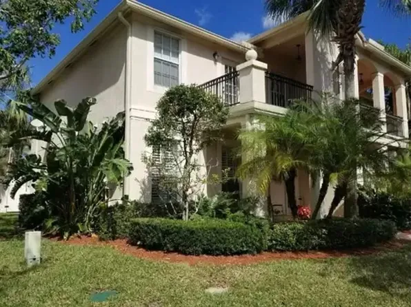 8067 Murano Cir, Palm Beach Gardens, FL 33418