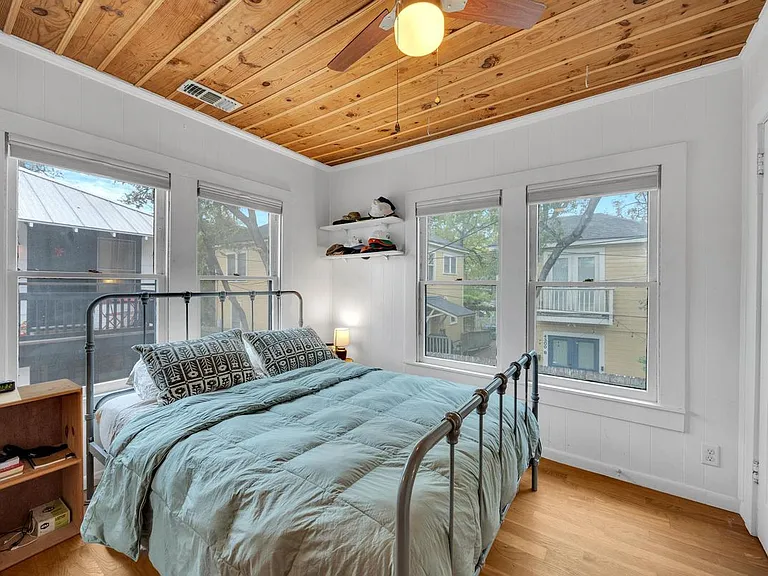 4302 Avenue G #C — Photo 9