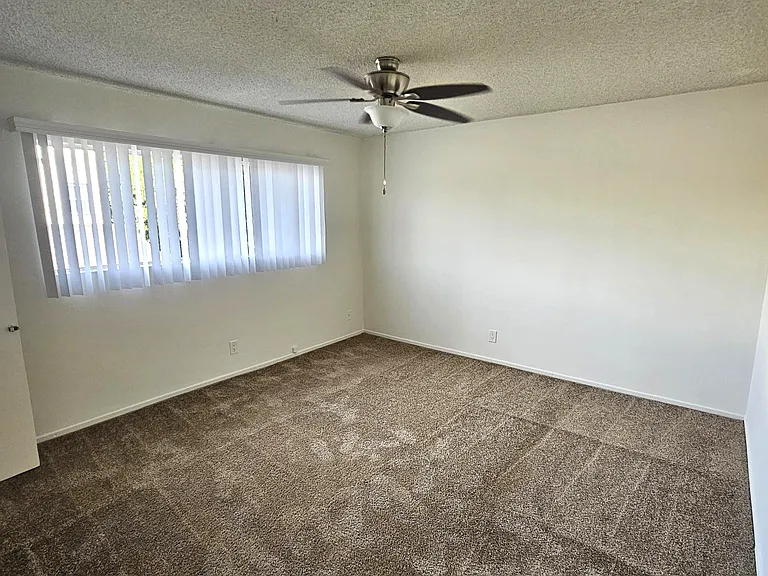 377 Freeman Ave #10 — Photo 7