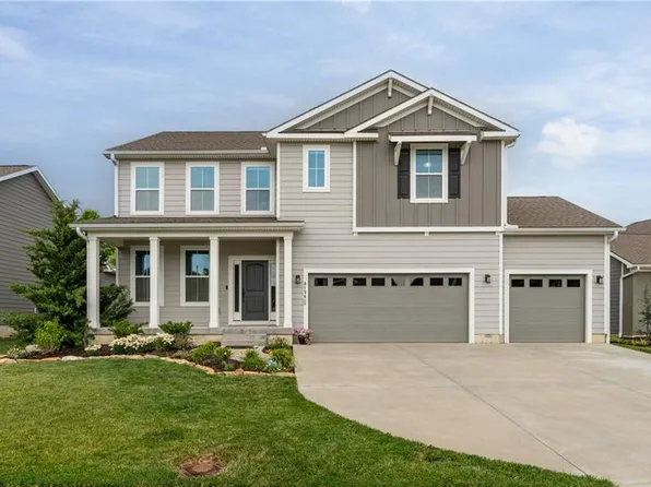 9136 Kenton St, Lenexa, KS 66227