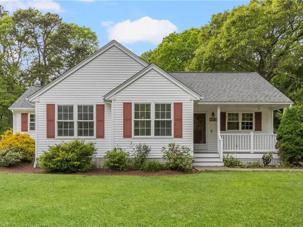 150 Auburn Dr, Charlestown, RI 02813