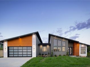 2150 Palisades Dr, Riverside, MO 64150