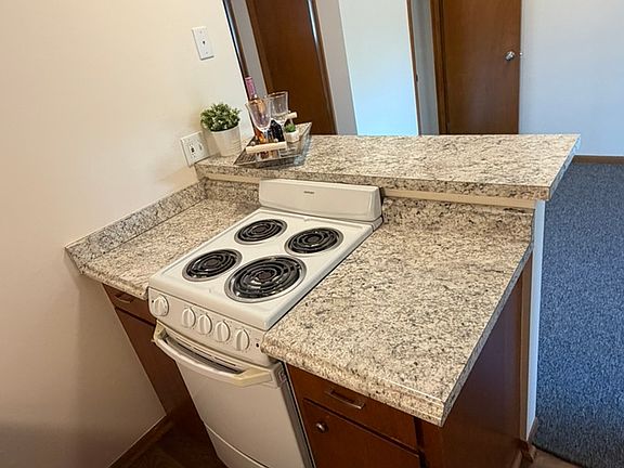5th image of 1902 S Harris Ave APT 3B