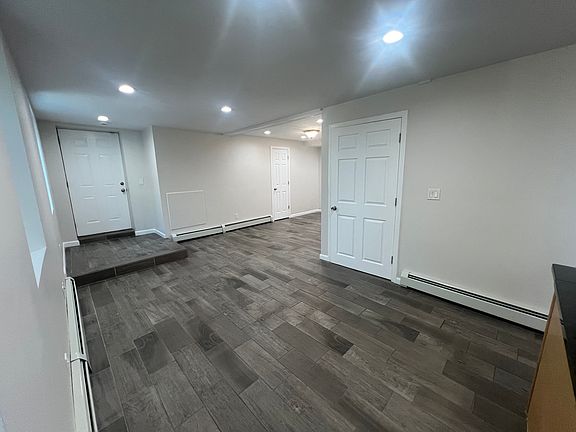 3rd image of 21 Dale St #L1