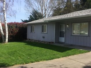 255 School House Rd, Talent, OR 97540