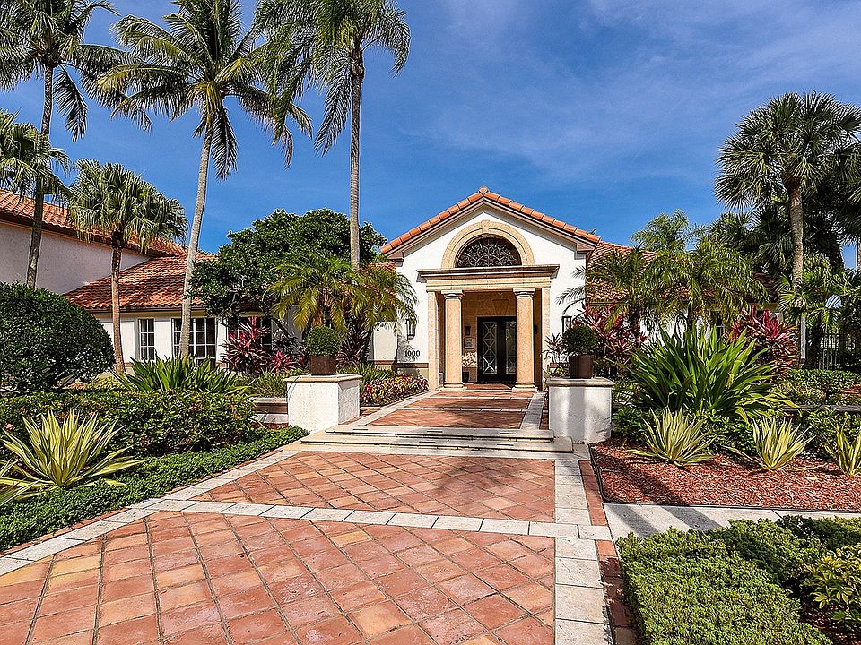 Leasing Office Entrance