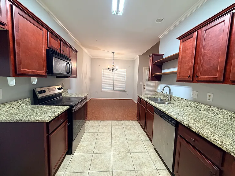 2938 Summit Dr — Photo 23