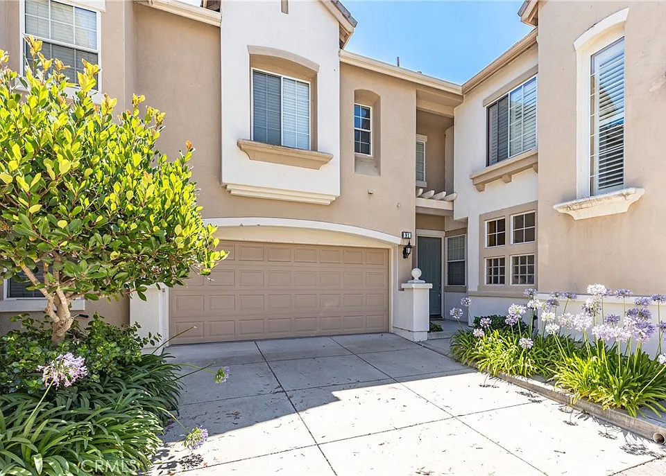 91 Seacountry Ln