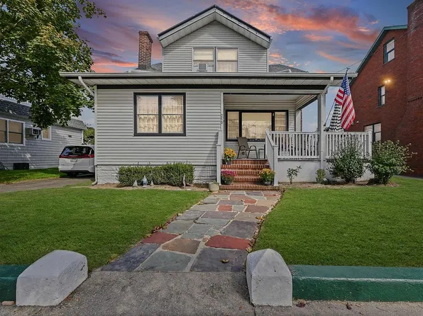 250 140th Bch, Rockaway Park, NY 11694