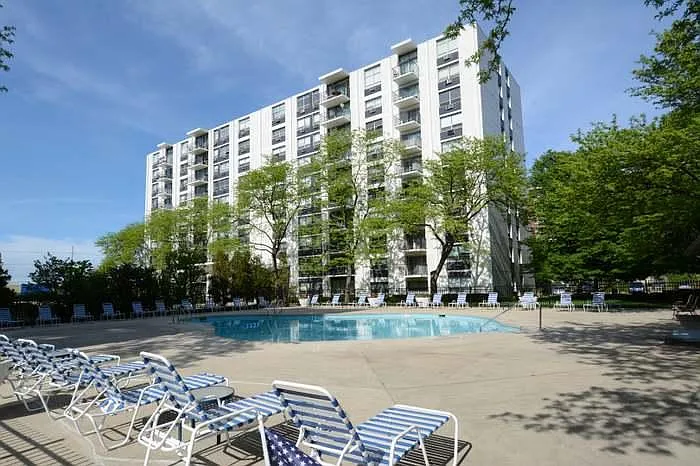 Building Photo - 9009 Golf Rd #DES
